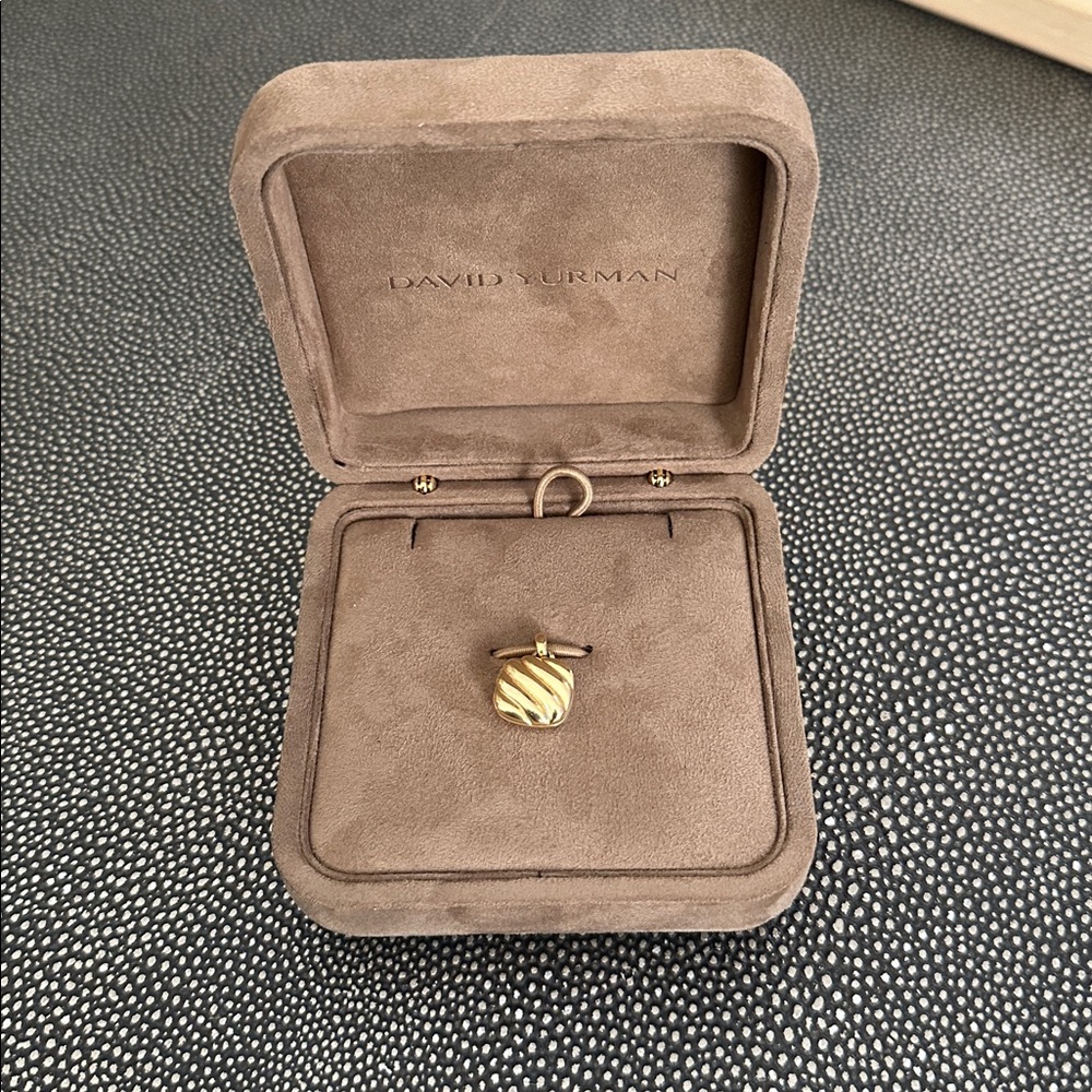 Authentic DAVID YURMAN SCULPTED CABLE SQUARE LOCKET - Picture 9 of 12
